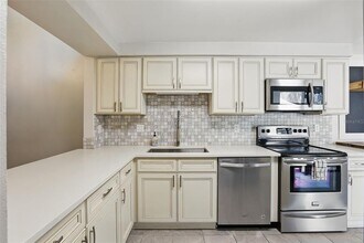449 Meadowood Blvd in Fern Park, FL - Building Photo - Building Photo
