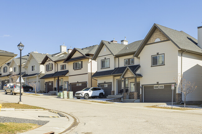 209 Rockyspring Grv NW in Calgary, AB - Building Photo - Building Photo