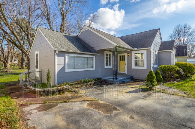 210 Chickamauga Rd in Chattanooga, TN - Building Photo - Building Photo