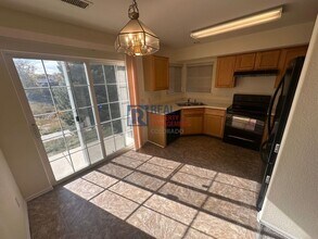 1381 S Cathay Ct in Aurora, CO - Building Photo - Building Photo