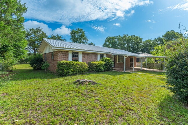 property at 421 Quebec Ave