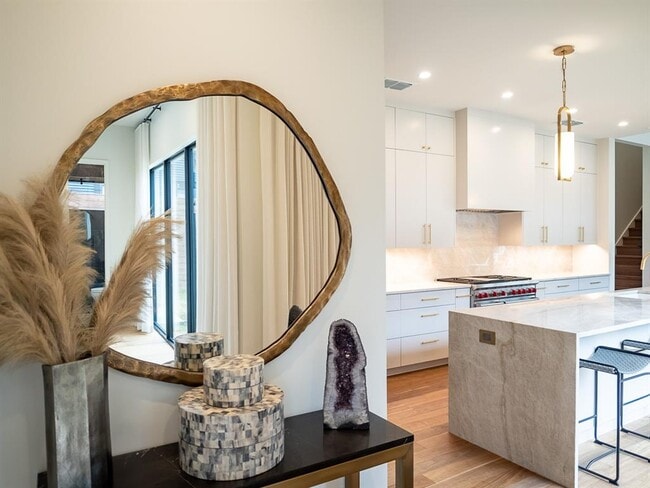 805 W Live Oak St in Austin, TX - Building Photo - Building Photo