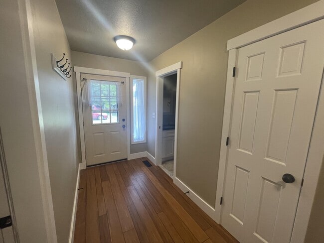 1612 W Olive St in Bozeman, MT - Building Photo - Building Photo