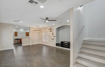 1684 Spotted Wolf Ave in Las Vegas, NV - Building Photo - Building Photo