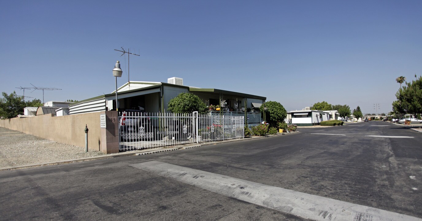 Parque Mobile Home Park in Rialto, CA - Foto de edificio