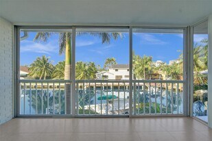 3223 NE 36th St, Unit 10 in Fort Lauderdale, FL - Building Photo