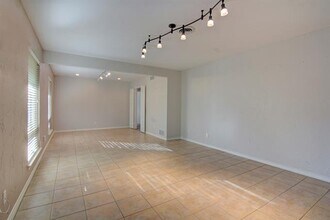 3763 Vinecrest Dr in Dallas, TX - Building Photo - Building Photo