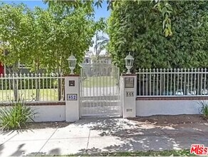852 11th St in Santa Monica, CA - Building Photo - Building Photo