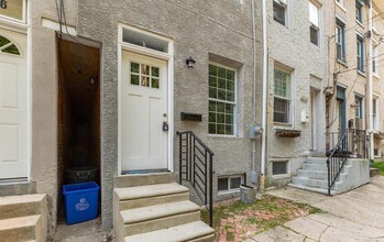 4818 Smick St, Unit 1 in Philadelphia, PA - Foto de edificio - Building Photo