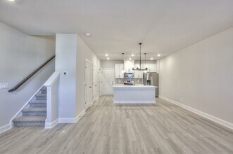 204 Douglas Bend Rd in Gallatin, TN - Building Photo - Building Photo