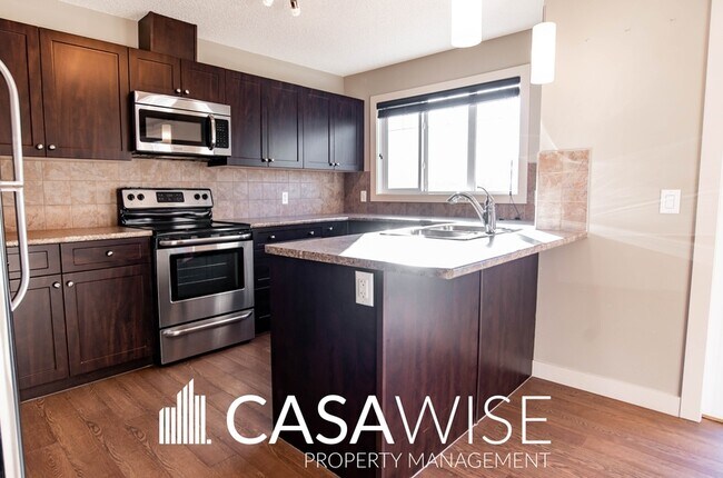 1403 Cunningham Dr SW in Edmonton, AB - Building Photo - Building Photo