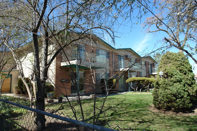 Vermont Street Apartments in Boise, ID - Foto de edificio - Building Photo