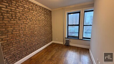 East 105th Street, Unit 19 in New York, NY - Building Photo - Building Photo