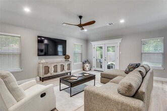 2833 W Biddison St in Fort Worth, TX - Building Photo - Building Photo