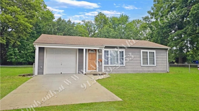 10800 E 66th Terrace in Raytown, MO - Building Photo - Building Photo