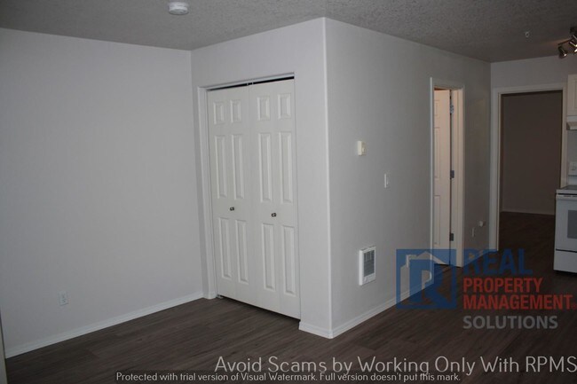 225 SE 126th Ave in Portland, OR - Building Photo - Building Photo