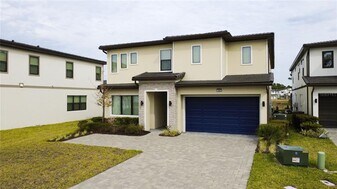 1323 Butterfly Orchid Rd in Davenport, FL - Building Photo
