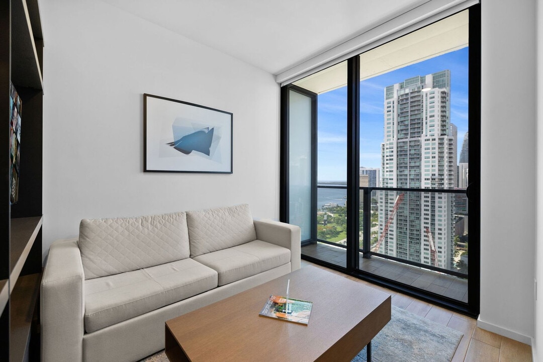 398 NE 5th St in Miami, FL - Building Photo
