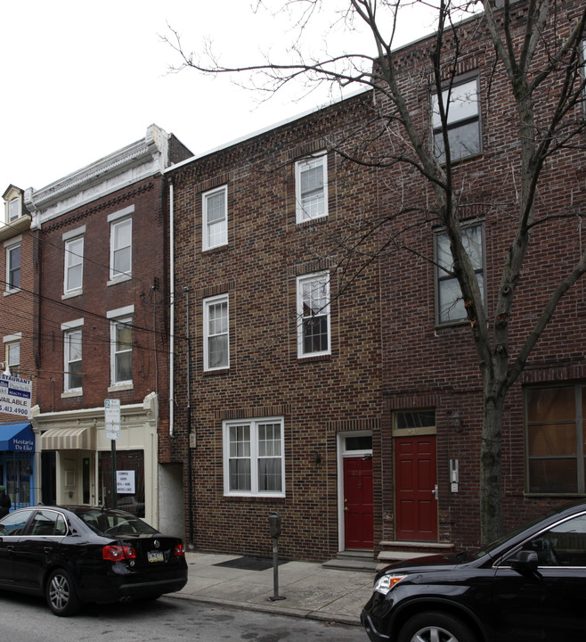 619 S 3rd St in Philadelphia, PA - Building Photo