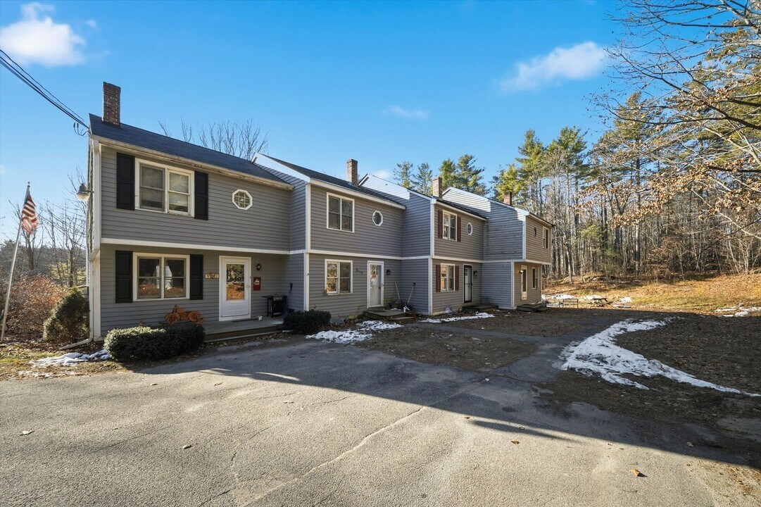 24 Etta Ln in Weare, NH - Building Photo