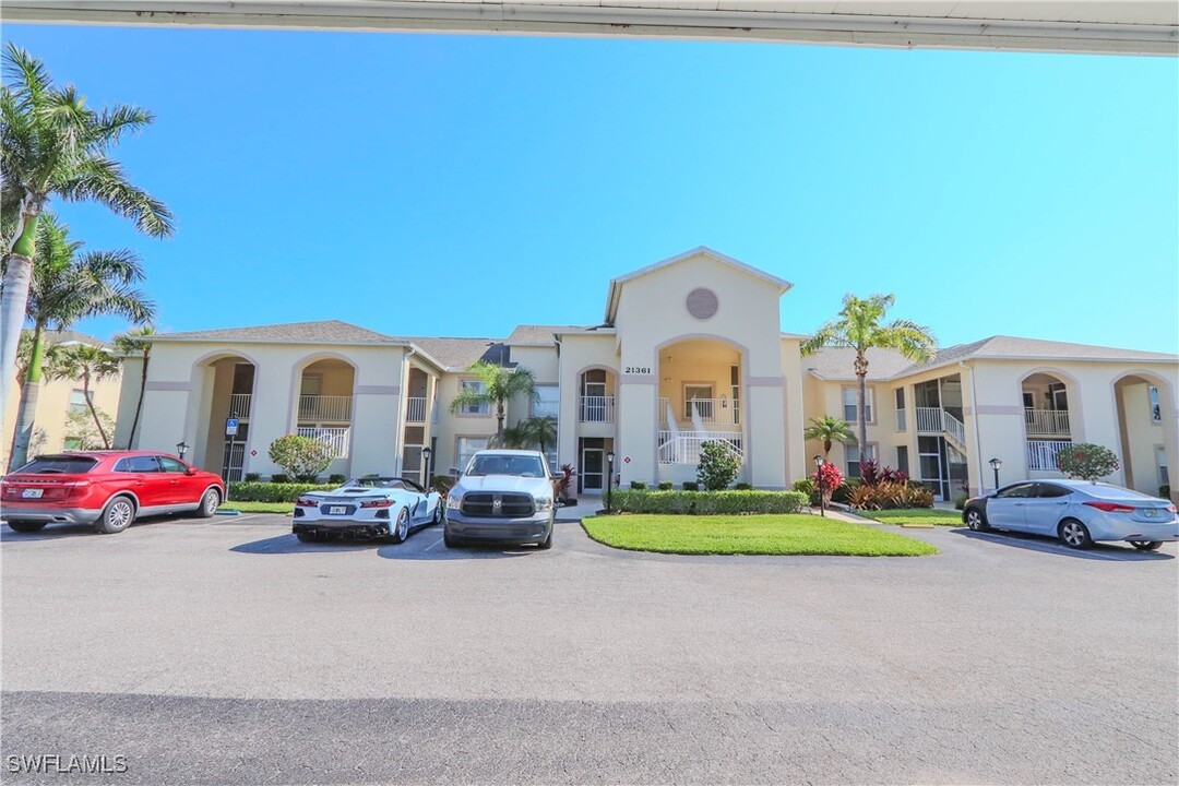 21361 Lancaster Run in Estero, FL - Building Photo