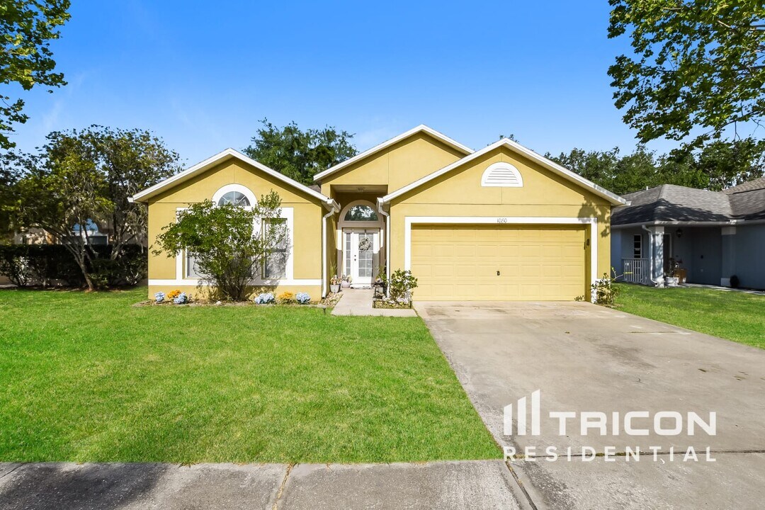 1080 Amanda Kay Cir in Sanford, FL - Building Photo