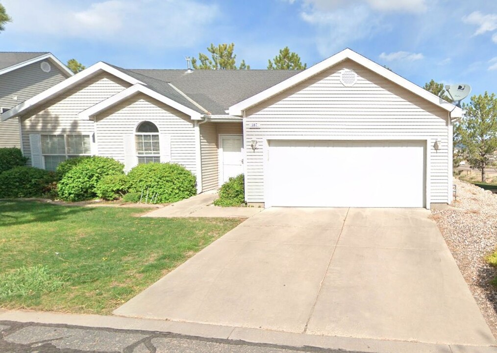 387 Pachea Cir in Cedar City, UT - Building Photo