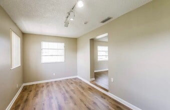 3011 SW 97th Ct in Miami, FL - Building Photo - Building Photo