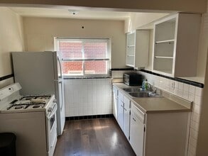 6321 Girard Ave, Unit #1 in Cincinnati, OH - Building Photo - Building Photo