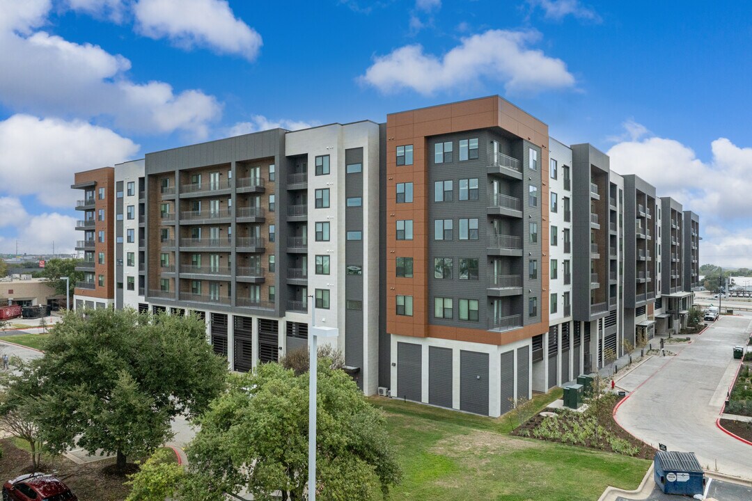 Presidium 183 in Austin, TX - Building Photo