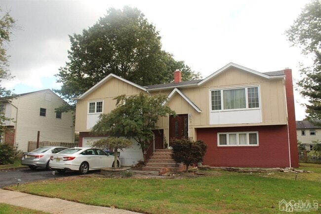property at 6 Marc Ct