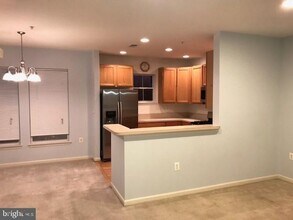 1321 Karen Blvd in Capitol Heights, MD - Foto de edificio - Building Photo