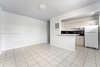 3255 W Flagler St-Unit -1-20 in Miami, FL - Building Photo - Building Photo