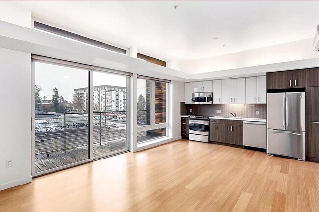 property at 1455 N Killingsworth St