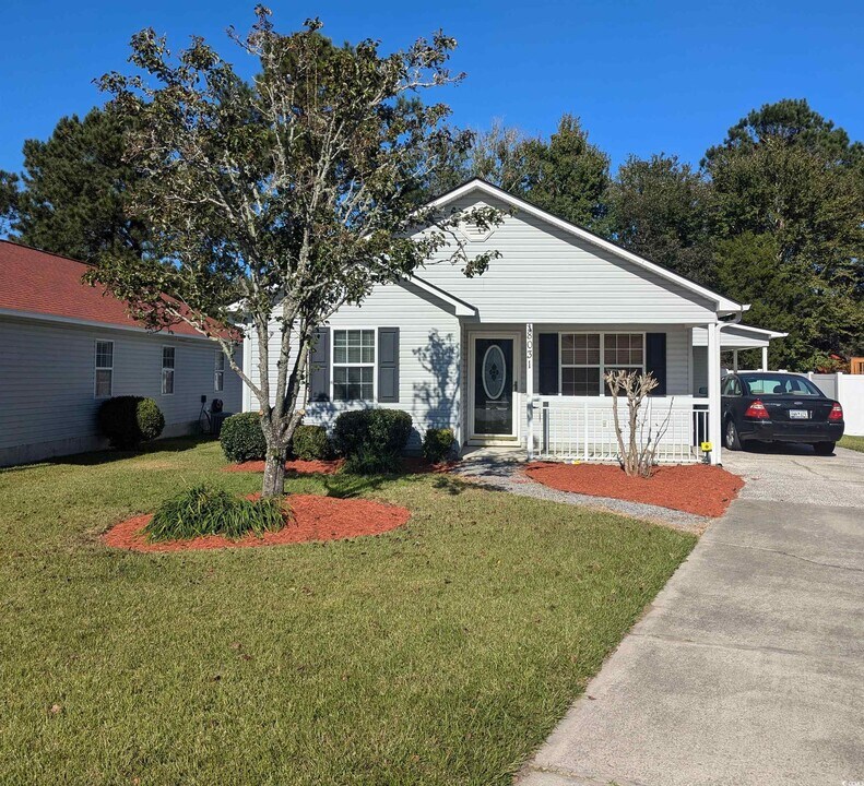 8031 Resin Rd in Murrells Inlet, SC - Building Photo