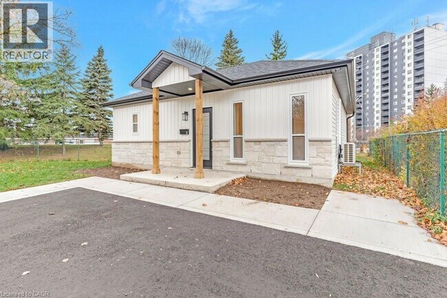 67 Kimberly Crescent in Kitchener, ON - Building Photo - Building Photo