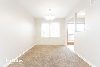 1939 Ashwood Ln in Aurora, IL - Building Photo - Building Photo