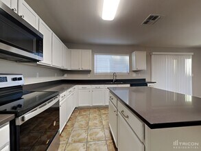 16959 W Central St in Surprise, AZ - Building Photo - Building Photo
