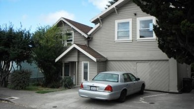 3125 Maple Ave in Oakland, CA - Building Photo - Building Photo