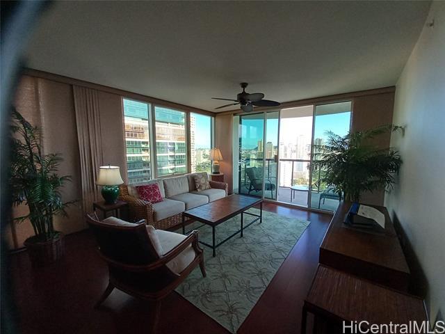 1837 Kalakaua Ave in Honolulu, HI - Building Photo - Building Photo