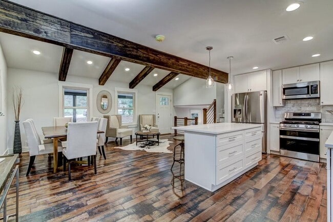 260 Moonshadow Ct in Roswell, GA - Building Photo - Building Photo