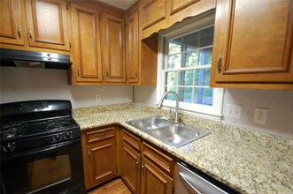 5511 Burrus Ln in Mableton, GA - Building Photo - Building Photo
