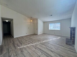 3307 Stella Ave in Rosamond, CA - Building Photo - Building Photo