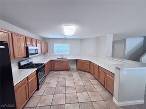 6125 Crystal Talon St in Las Vegas, NV - Building Photo - Building Photo