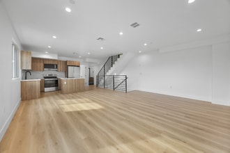 3209 W 18th St in Los Angeles, CA - Building Photo - Building Photo