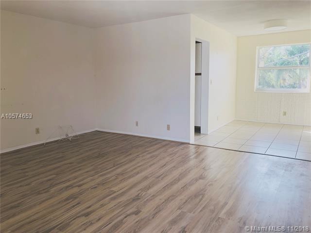 930 N 14th Ct-Unit -11 in Hollywood, FL - Building Photo