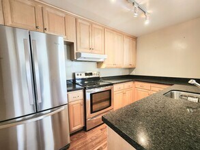 904 Peninsula Ave in San Mateo, CA - Building Photo - Building Photo