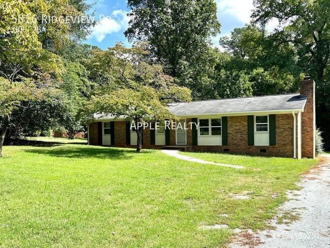 property at 5816 Ridgeview Rd