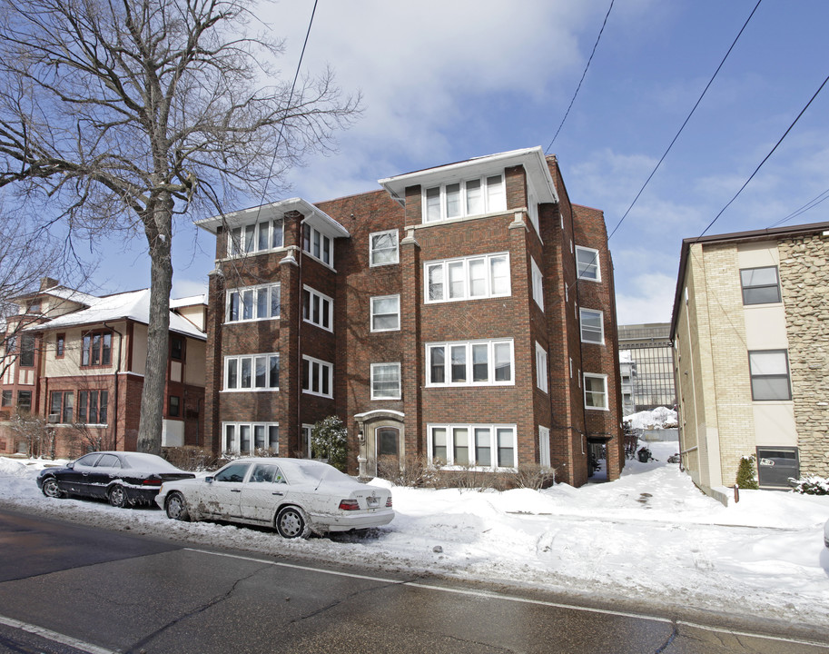 8-10 E Gorham St in Madison, WI - Foto de edificio