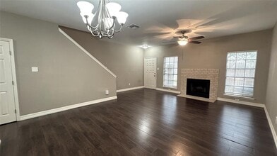 17573 Red Oak Dr in Houston, TX - Building Photo - Building Photo
